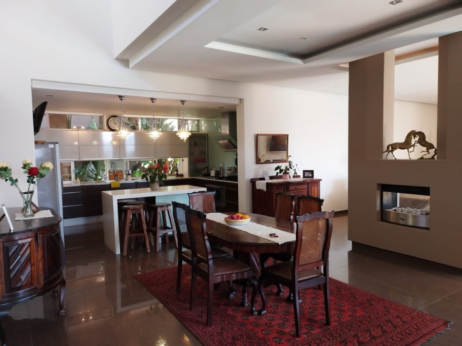 To Let 5 Bedroom Property for Rent in La Concorde Western Cape